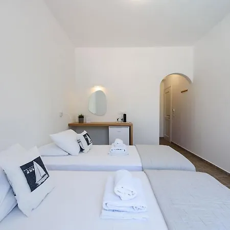 Bilia 3* Naousa (Paros)