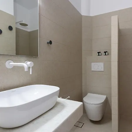 Hotel Bilia Nausa