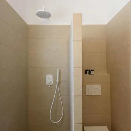 Hotel Bilia Nausa