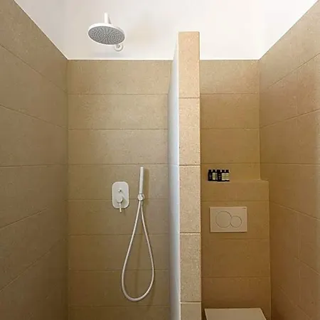 Bilia Hotel Nausa